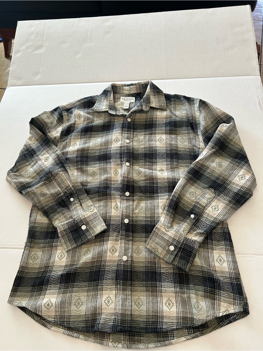 Arizona Jean Company Black & Tan Plaid Button-Down Shirt
